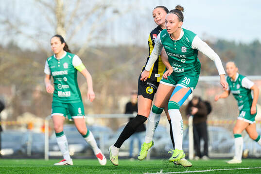 Hammarbys Vera Blom  och Alingsås Emmy Blomberg