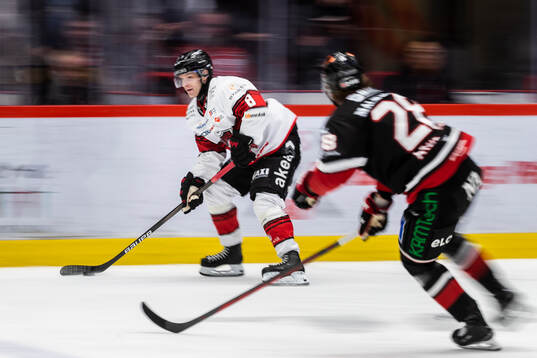Malmö Redhawks Johan Olofsson och Örebros Linus Arnesson
