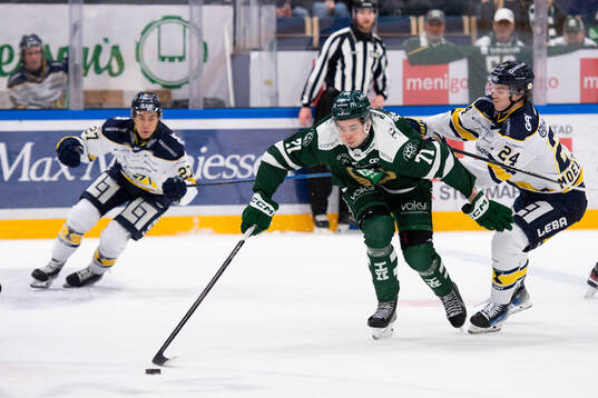 Färjestads Viktor Lodin och HV71s Oscar Fisker Molgaard