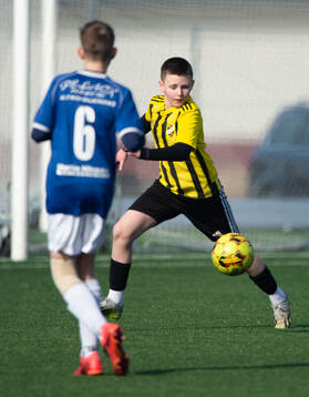 IFK Hässleholms Enzo De Stefano i träningsmatchen för pojkar födda 2011, U14, mellan IFK Hässleholm och Askeröd i Hässleholm 8 mars 2025.