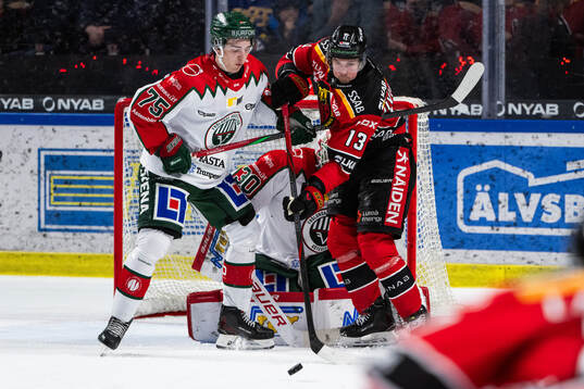 Frölundas David Edstrom och Luleås Eetu Koivistoinen