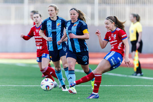 Djurgårdens Therese Åsland och Vittsjös Amanda Altheden