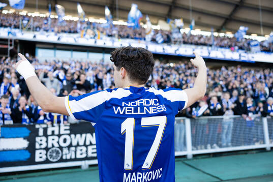 IFK Göteborgs Eman Markovic jublar och tackar klacken