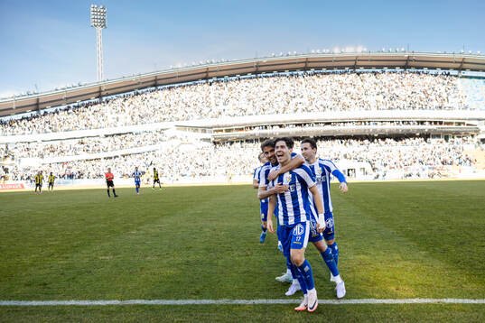 IFK Göteborgs Eman Markovic jublar med lagkamrater