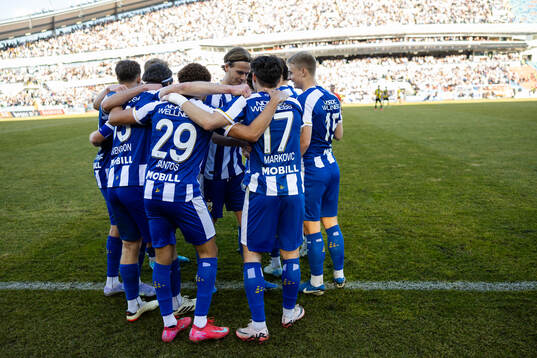 IFK Göteborgs Eman Markovic jublar med lagkamrater