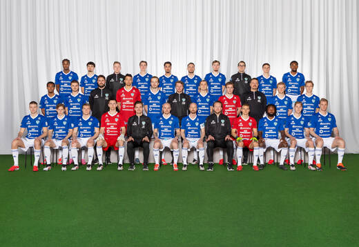  Djoseph Bangala, Lukas Vikgren, Materialförvaltare Rickard Jakobsson, Tintin Lindgren, Rinwar Othman, Alfredo Martiatu Nordeman, Joel Hedström, Assisterande Tränare Samuel Nordstrand, Hugo Lundqvist, Jerry Essombe Mambingo. Mittenledet från vänster: Maximilian Dejene, Tim Olsson, Fystränare Vincent Bonn, Alexander Hellgren Villegas, Mikael Harbosen Haga, Målvaktstränare David Nordström, Jakob Hedenquist, Linus Remahl, Medicinskt Ansvarig Markus Lönninge, Jörgen Voilås, Elias Cederblad. Sittande från vänster: Rasmus Andersson, Hugo Bergström, Tobias Westin, Melker Uppenberg, Assisterande tränare Jens Sjöström, Linus Marklund Panboon, Stefan Lindmark, Huvudtränare Anders Bååth, Pontus Eriksson, Emmanuel Yeboah, David Ekman, Ludvig Öhman Silverfeldt. Editors note: Bilden är retuscherad.