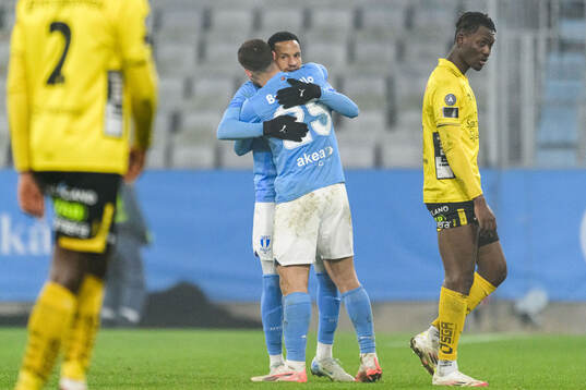 Malmö FFs Martin Olsson och Gabriel Busanello jublar