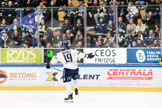 Linköpings Patrick Russell jublar