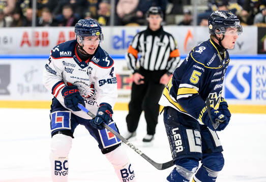 Linköpings Oscar Lawner och HV71s Victor Sjöholm