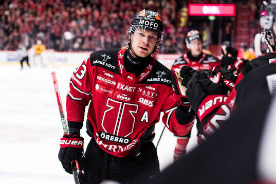 Örebros Christopher Mastomäki jublar