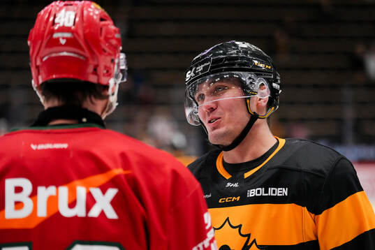 Modos David Bernhardt och Skellefteås Max Lindholm