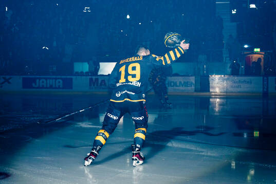 Skellefteås Martins Dzierkals får ta emot Pontus