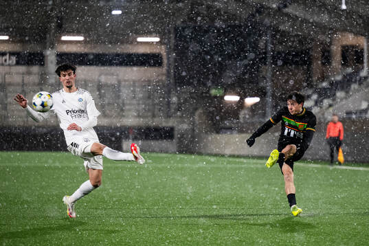 Utsiktens Edmond Berisha och GAIS Matteo de Brienne