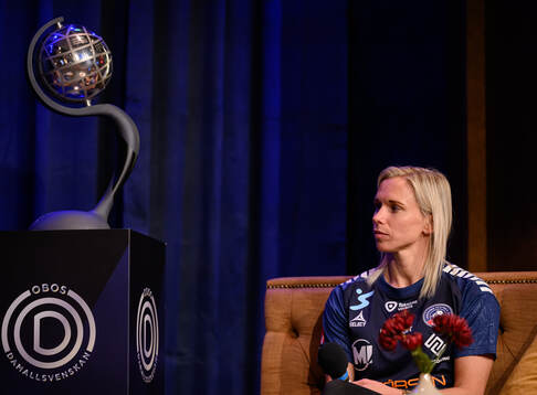 Linköpings Jonna Andersson intervjuvas på scen