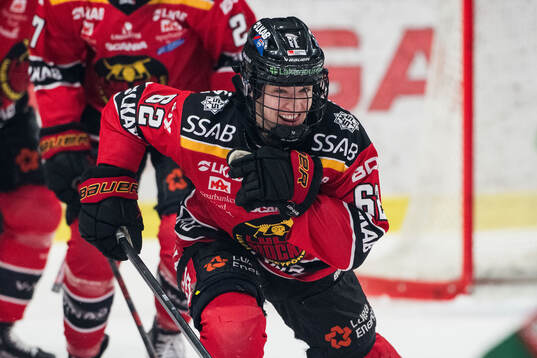 Luleås Sarah Bujold jublar