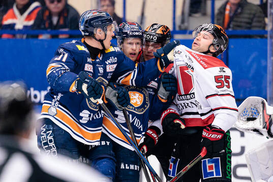 Växjös Emil Sylvegård och Örebros David Quenneville