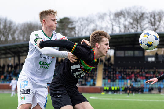 Varbergs Edvin Tellgren och GAIS Daniel Bengtsson