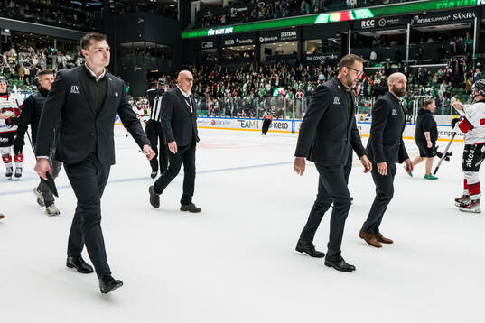 Rögles assisterande tränare Max Bohlin, tränare Roger