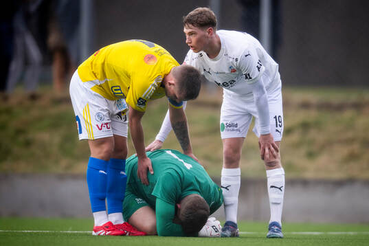 Helsingborgs Johan Brattberg har ont
