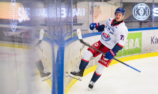 Oskarshamns Filip Sveningsson jublar