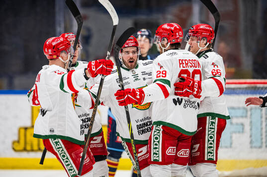 Moras Johan Persson jublar