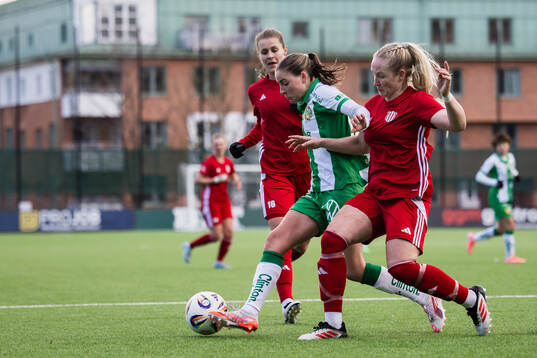 Hammarbys Smilla Vallotto och Piteås Maggy Henschler