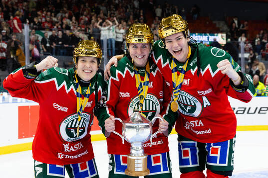 Frölundas Michelle Karvinen, Hanna Olsson och Alva