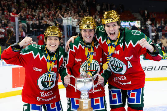 Frölundas Michelle Karvinen, Hanna Olsson och Alva