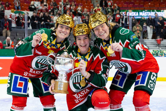 Frölundas Sydney Brodt, Alva Johnsson och Paula Bergström