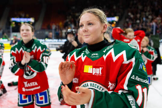 Frölundas Ella Hellman jublar