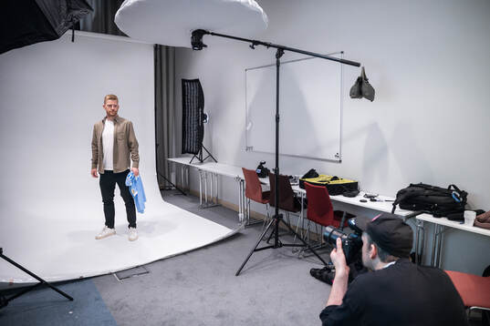 Malmö FFs Anders Christiansen fotograferas i Bildbyråns studio