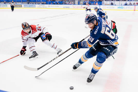 Örebros Hannes Björninen och Växjös Eric Martinsson