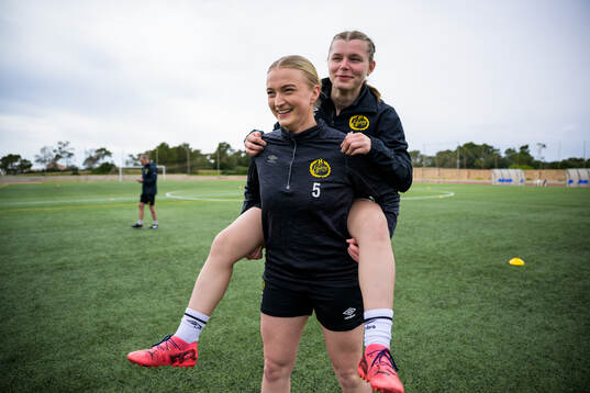 Frida Elofsson och Elin Flakberg