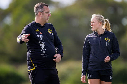 Tränare Ismet Tursic och Emilia Bengtsson