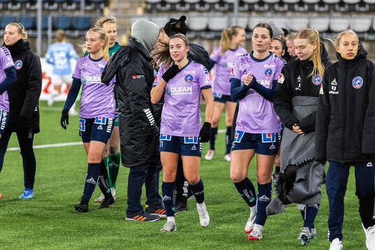 Linköpings Vilma Emilia Koivisto och Eshly Bakker