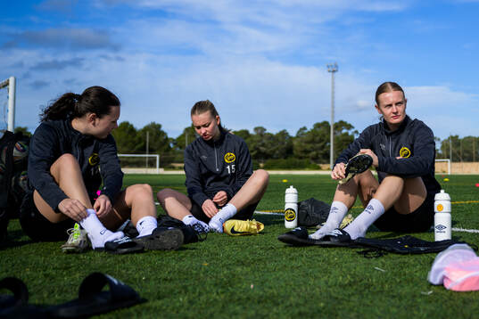Hedvig Petersson och Elin Johansson