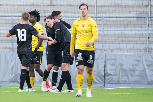 GAISs Robin Frej och William Milovanovic jublar efter 0-1