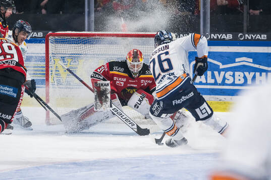 Luleås målvakt Matteus Ward och Växjös Emil Larsson