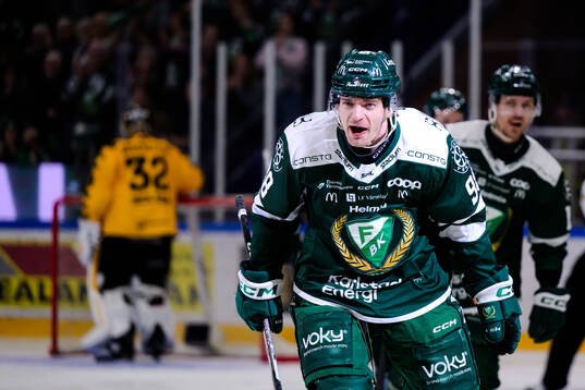 Färjestads Marian Studenic jublar