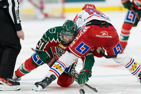 Frölundas Nicklas Lasu och Timrås Oliver Kapanen