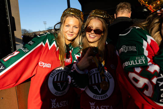 Frölundas Ella Hellman och Edit Danielsson