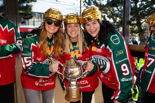 Frölundas Paula Bergström, Sydney Brodt och Alva Johnsson
