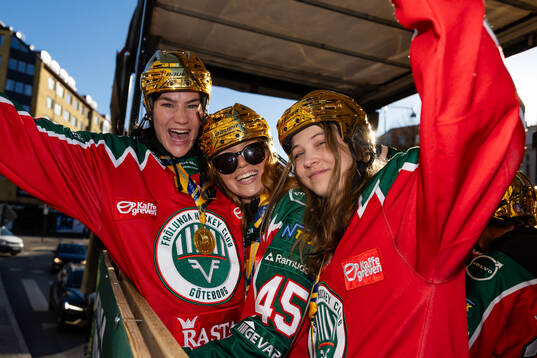 Frölundas Alva Johnsson, Paula Bergström och Emilia Vesa