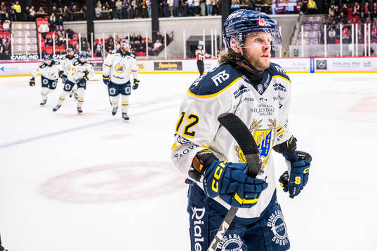 Södertäljes Nicolai Meyer jublar