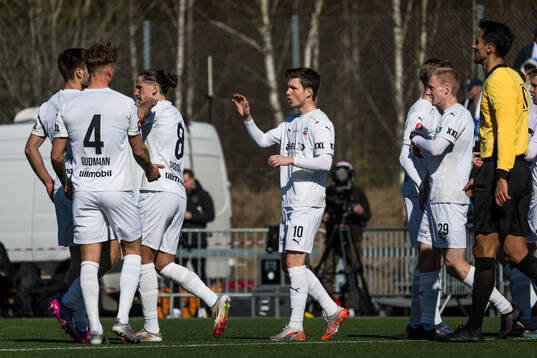 Helsingborgs Max Svensson jublar efter 1-1