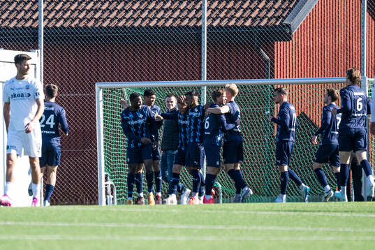 Värnamos Johnbosco Samuel Kalu jublar