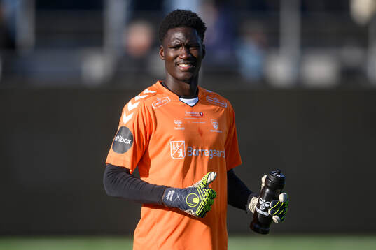 SarpsborgsMålvakt Mamour Ndiaye jublar