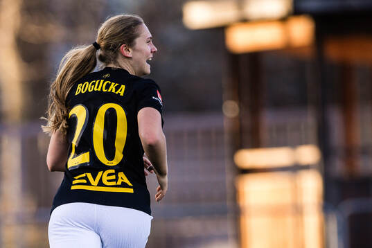 AIKs Aleksandra Bogucka jublar efter 2-0