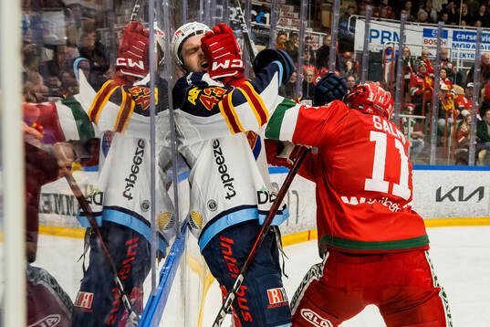Djurgårdens Max Krogdahl och Moras Gustav Salmi-Lilja