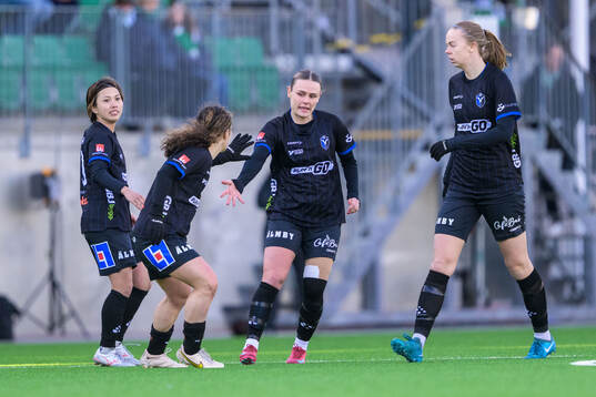 Växjö DFFs Maja Bodin jublar efter 3-1